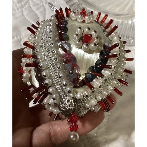 Sequin Beaded Push Pin 4 Christmas Ornaments Beautiful Red Silver & Green Balls - Picture 13 of 16